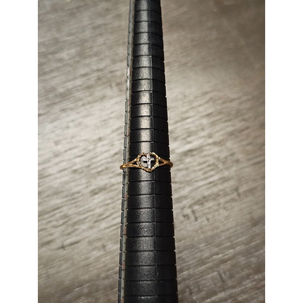 10K Cross Heart Ring Size 7 0.81g